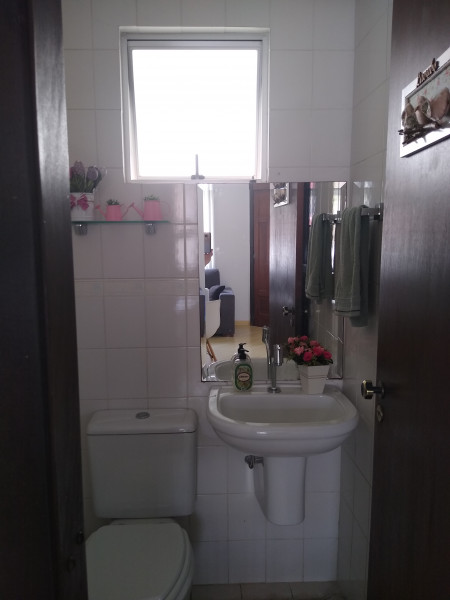 Casa à venda Santa Candida com 100m² e 3 quartos por R$ 380.000 - 483131268-img-20220303-125735572.jpg
