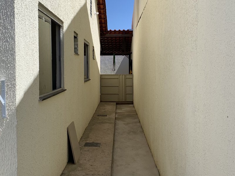 Casa de condomínio à venda Sítios Vale das Brisas com 110m² e 3 quartos por R$ 270.000 - 1757697964-1850e333-0746-45ee-8361-12572319e7df.jpeg