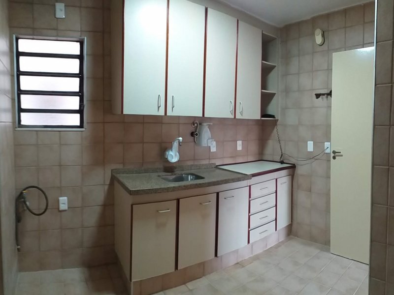 Apartamento à venda Jardim García com 65m² e 3 quartos por R$ 305.000 - 1025963152-cozinha.jpg
