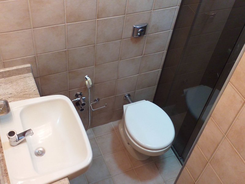 Apartamento à venda Jardim García com 65m² e 3 quartos por R$ 305.000 - 1670564632-banheiro.jpg