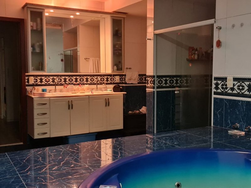 Cobertura à venda Barra da Tijuca com 377m² e 5 quartos por R$ 2.500.000 - 1566123804-banheiro-2.jpeg