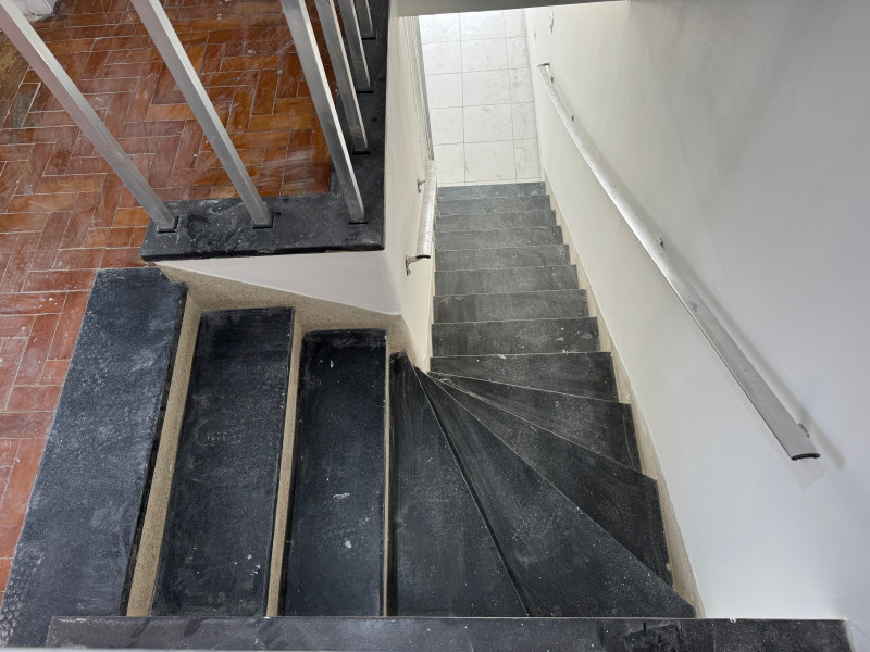 Casa à venda Vila Basiléia com 150m² e 3 quartos por R$ 649.000 - 2144664954-14-escada2-2.jpeg