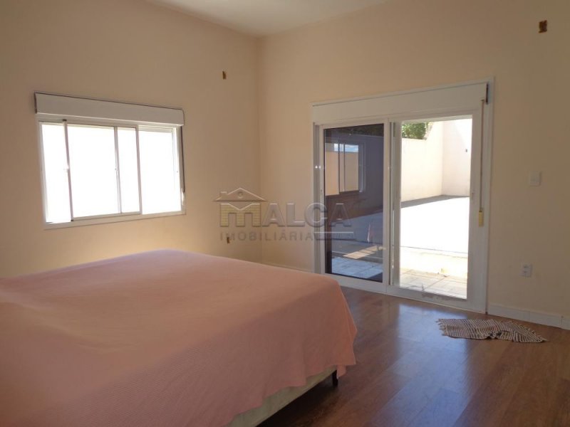 Casa à venda Centro com 340m² e 3 quartos por R$ 350.000 - 151052298-0c88215a-025e-46df-aa1f-2288cf4cad47.jpeg