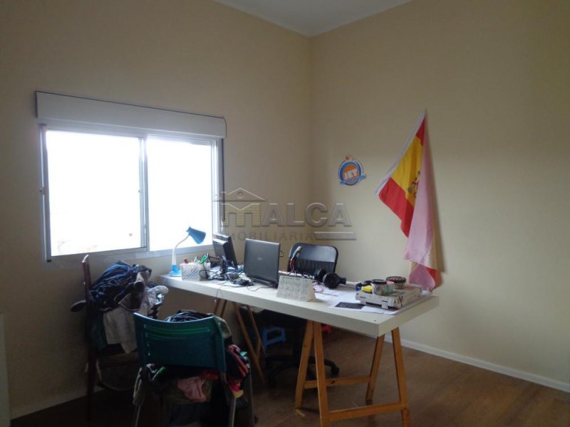 Casa à venda Centro com 340m² e 3 quartos por R$ 350.000 - 1624015658-6099faeb-7657-410e-95f3-73d2f2d605f6.jpeg