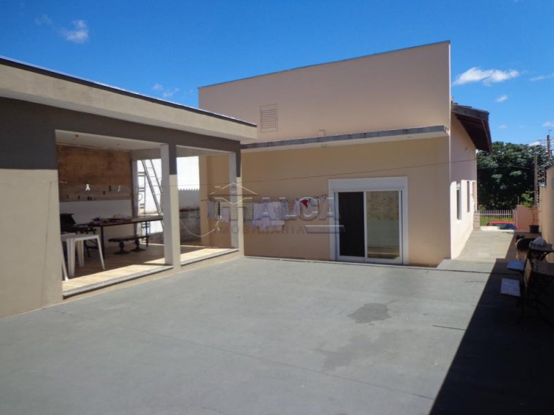 Casa à venda Centro com 340m² e 3 quartos por R$ 350.000 - 1780795350-1b9a5993-bc4d-4c9c-972b-892098e81b3a.jpeg