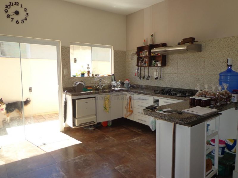Casa à venda Centro com 340m² e 3 quartos por R$ 350.000 - 2030604849-e9ae3a6e-e5cd-4f11-ae56-284968dbe70d.jpeg