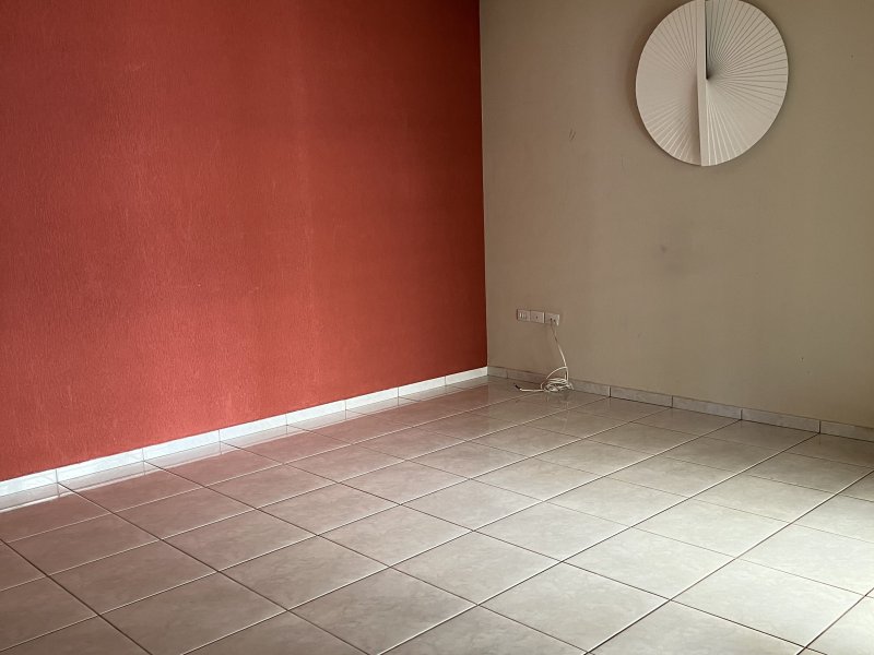 Casa à venda Vila Iguaçu com 480m² e 3 quartos por R$ 980.000 - 714326914-d57b34dc-fddb-43c2-96b1-19f346821650.jpeg