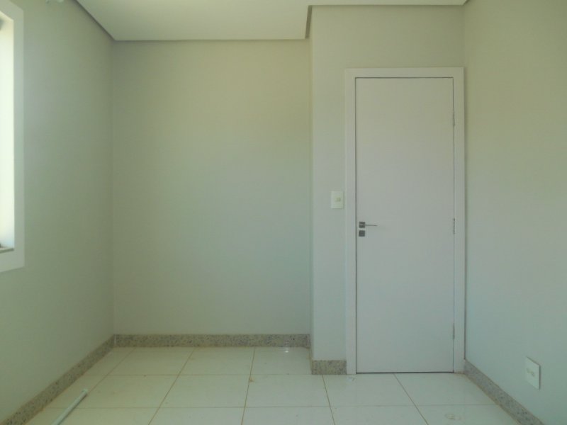Casa à venda Chácaras Paraíso com 252m² e 4 quartos por R$ 490.000 - 1811927670-img-20220216-wa0062.jpg
