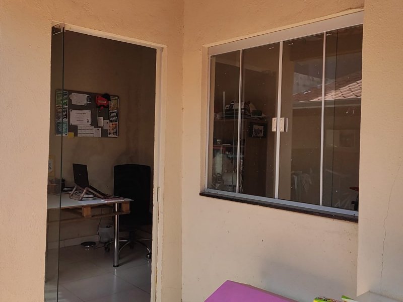 Casa de condomínio à venda Condomínio Amin Camargo com 120m² e 3 quartos por R$ 360.000 - 100057289-escritorio-externo.jpeg