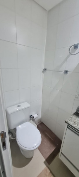 Apartamento à venda Vila Assuncao com 61m² e 2 quartos por R$ 470.000 - 308280944-29-banheiro-social-2.jpeg