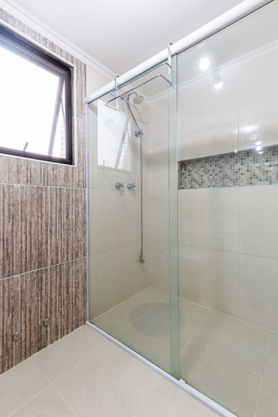 Apartamento à venda Vila Romana com 97m² e 3 quartos por R$ 980.000 - 1822019268-16-banheiro-suite.jpg