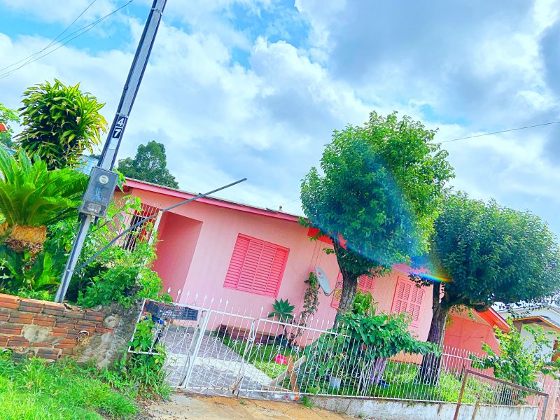 Casa à venda Centro com 315m² e 3 quartos por R$ 260.000 - 670287418-1e1e28a2-a601-4c08-86b0-6efdd06444c3.jpeg