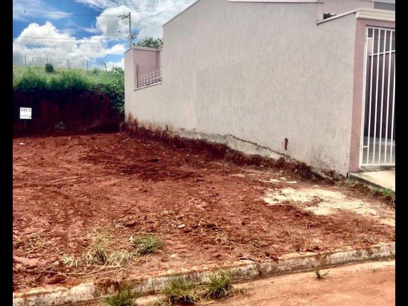 Terreno à venda Jardim Aeroporto com 200m² e 1 quarto por R$ 100.000 - 1676188890-41e53042-f6a8-41a8-838e-90d672f95617.jpeg