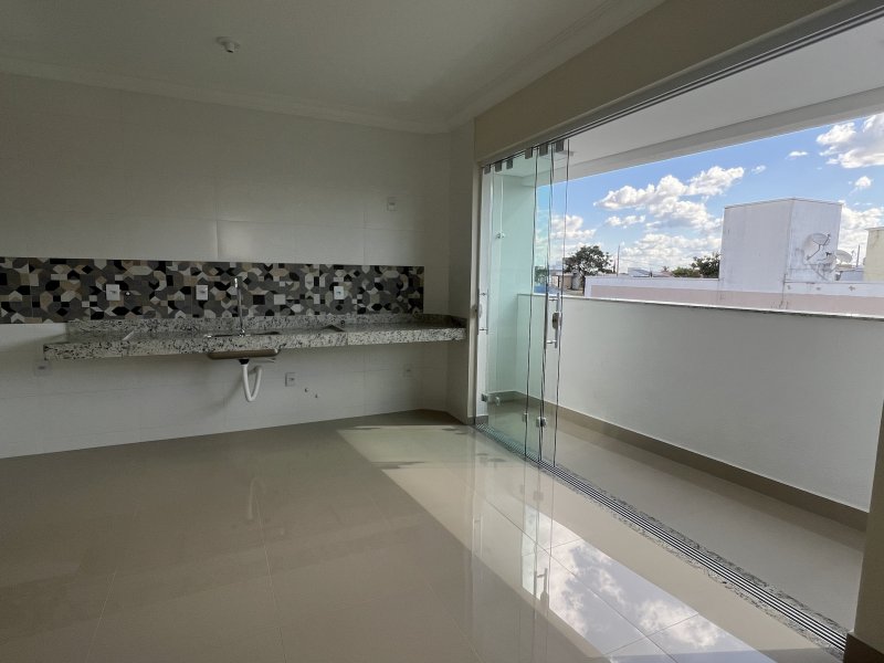 Apartamento à venda Tubalina com 55m² e 2 quartos por R$ 310.000 - 583483537-cbc6c1e3-4210-47ee-80d3-385c2db646a3.jpeg