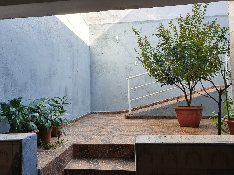 Casa à venda Vl. Rica com 240m² e 4 quartos por R$ 515.000 - 2047706264-quintal.jpeg