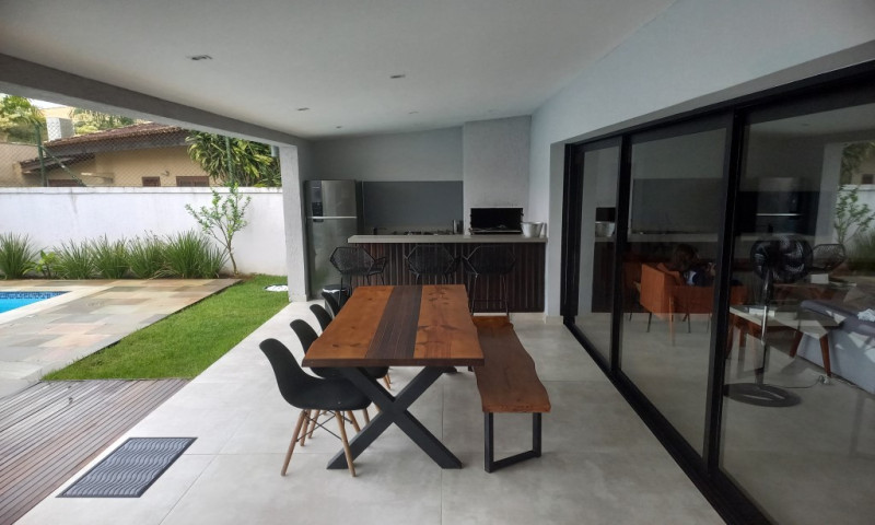 Casa à venda jardim acapulco com 450m² e 6 quartos por R$ 4.800.000 - 1648933884-31-varanda.jpg