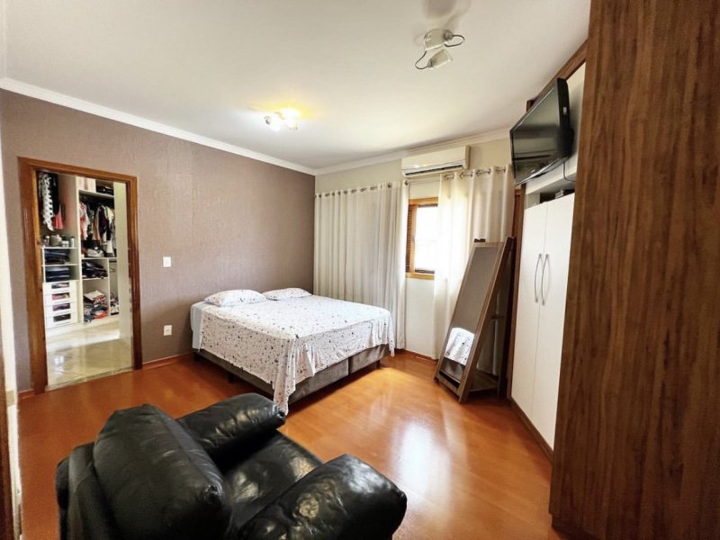 Casa à venda Jardim Amstalden Residence com 280m² e 11 quartos por R$ 1.800.000 - 1543506933-cf9b4323-6a4a-444d-8f50-23ff1f7eec10.jpeg