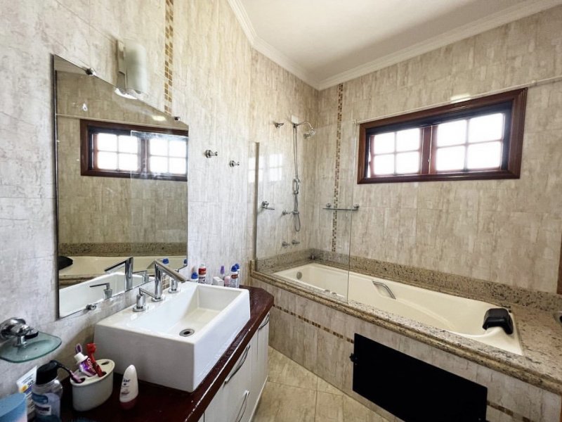 Casa à venda Jardim Amstalden Residence com 280m² e 11 quartos por R$ 1.800.000 - 1690739585-8d3953b3-82f5-4b97-8024-c3c46125b5aa.jpeg