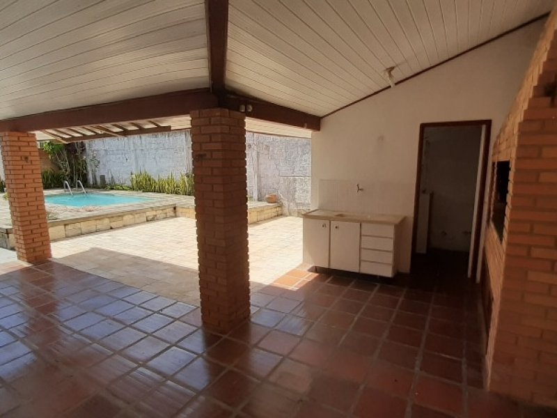 Casa à venda Pantanal com 180m² e 4 quartos por R$ 950.000 - 1198688536-43321d16-43fe-45c8-bd06-5887ab116cf6.jpeg