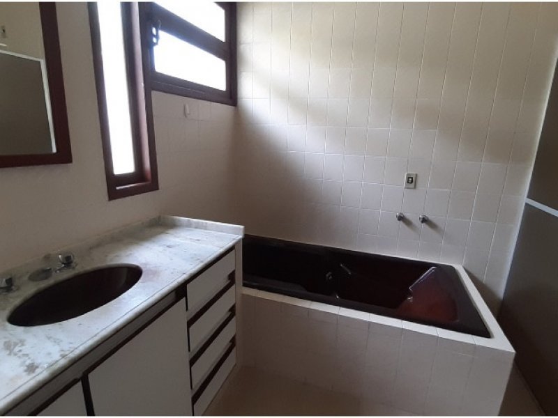 Casa à venda Pantanal com 180m² e 4 quartos por R$ 950.000 - 881069156-4bcfcf98-d0a8-48ce-9af7-14f33fc7f5f5.jpeg