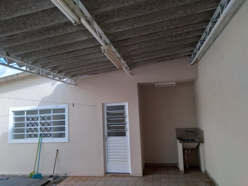 Casa à venda Vila Dutra com 212m² e 3 quartos por R$ 350.000 - 307552892-20211213-162511.jpg
