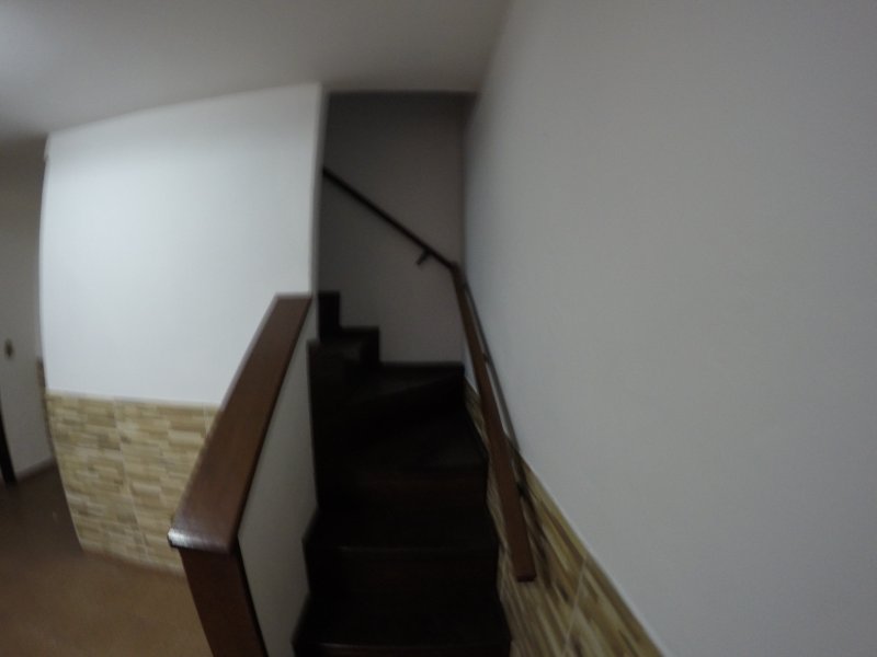 Casa à venda Parque Oratório com 318m² e 5 quartos por R$ 499.000 - 660504441-casa1-sala-escada.JPG