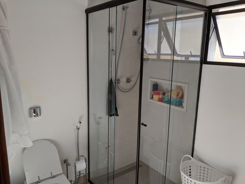 Casa de condomínio à venda Alphaville Residencial Plus com 400m² e 4 quartos por R$ 2.700.000 - 1068303588-banheiro-suite-menino-1.jpg