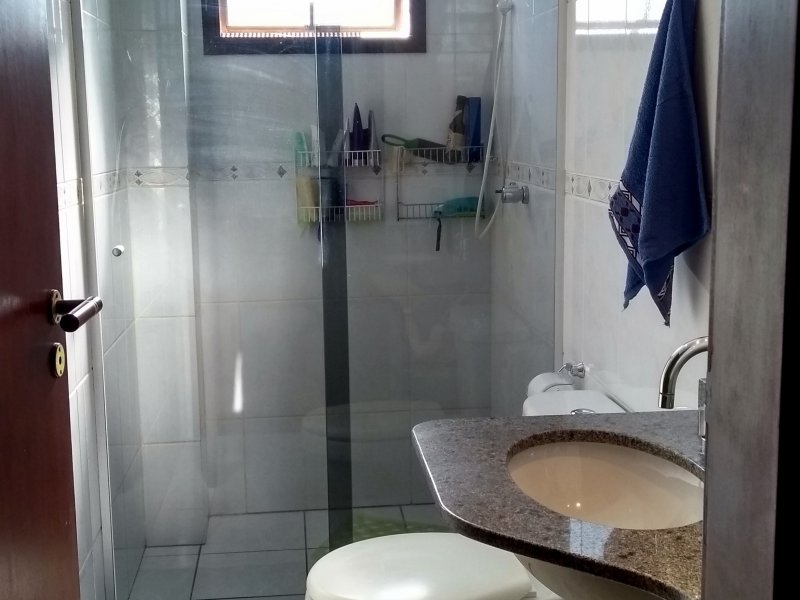 Casa de condomínio à venda Barreirinha com 190m² e 3 quartos por R$ 535.000 - 2015962196-banheiro.jpg