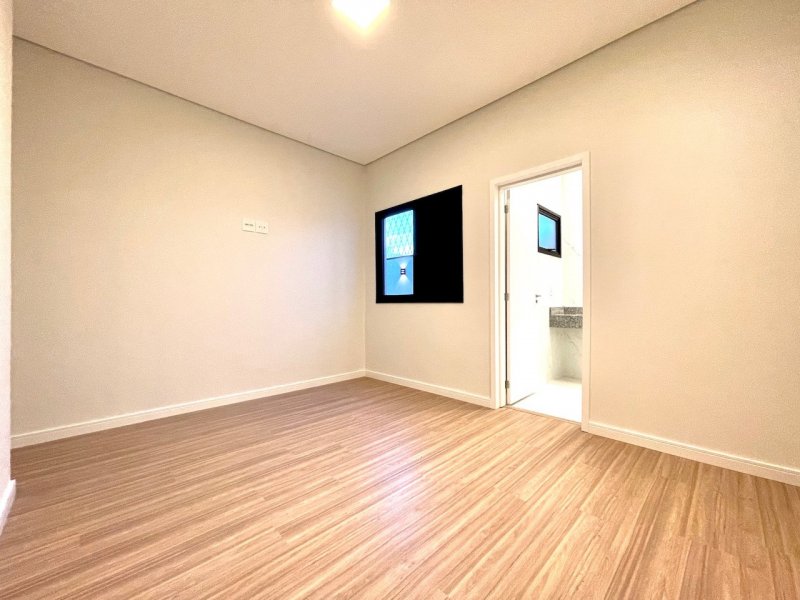 Casa à venda Uberaba com 120m² e 3 quartos por R$ 470.000 - 1775925119-whatsapp-image-2021-12-08-at-18.jpeg