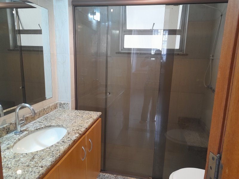 Apartamento à venda Ingá com 121m² e 3 quartos por R$ 920.000 - 154524375-banheiro-suite-2-5.jpg