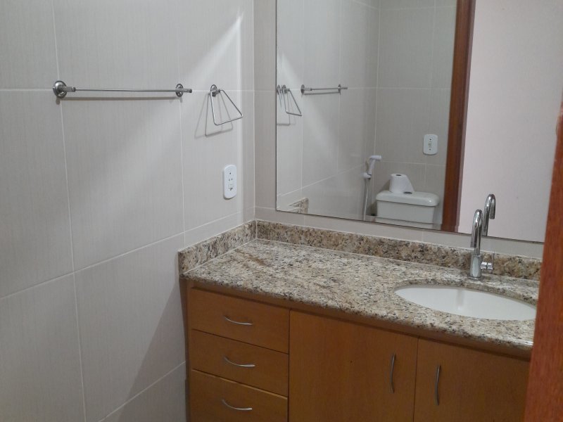 Apartamento à venda Ingá com 121m² e 3 quartos por R$ 920.000 - 423168261-banheiro.jpg