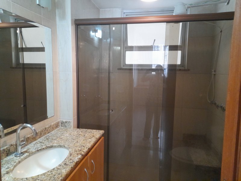 Apartamento à venda Ingá com 121m² e 3 quartos por R$ 920.000 - 531325877-banheiro-suite-2-4.jpg