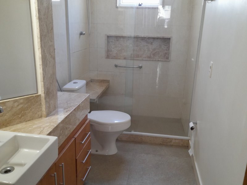 Apartamento à venda Ingá com 121m² e 3 quartos por R$ 920.000 - 575828235-banheiro-suite-1-2.jpg