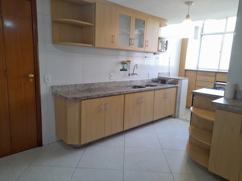 Apartamento à venda Ingá com 121m² e 3 quartos por R$ 920.000 - 626537165-cozinha-2.jpg