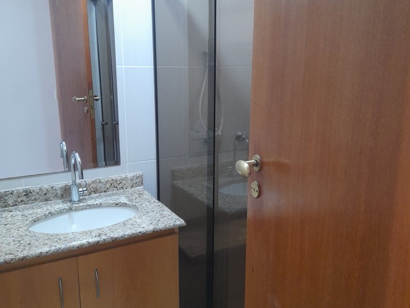 Apartamento à venda Ingá com 121m² e 3 quartos por R$ 920.000 - 634316060-banheiro-2.jpg