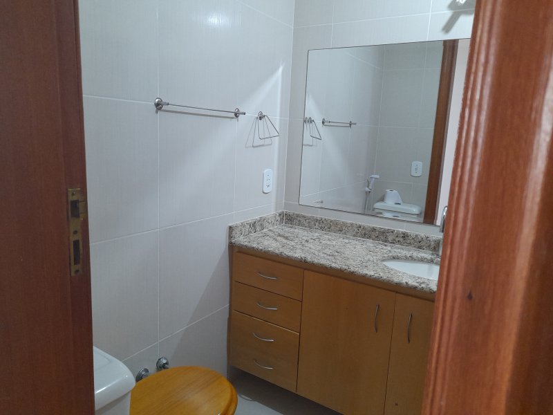Apartamento à venda Ingá com 121m² e 3 quartos por R$ 920.000 - 929617499-banheiro-4.jpg