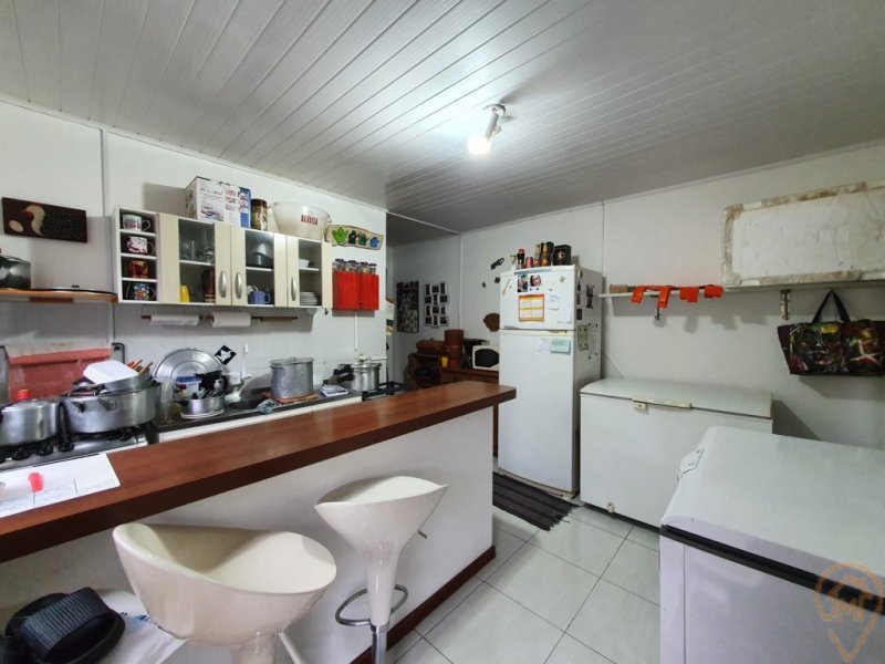 Casa à venda Boqueirão com 191m² e 5 quartos por R$ 600.000 - 817377646-sala-cozinha-casa-2-1.jpg