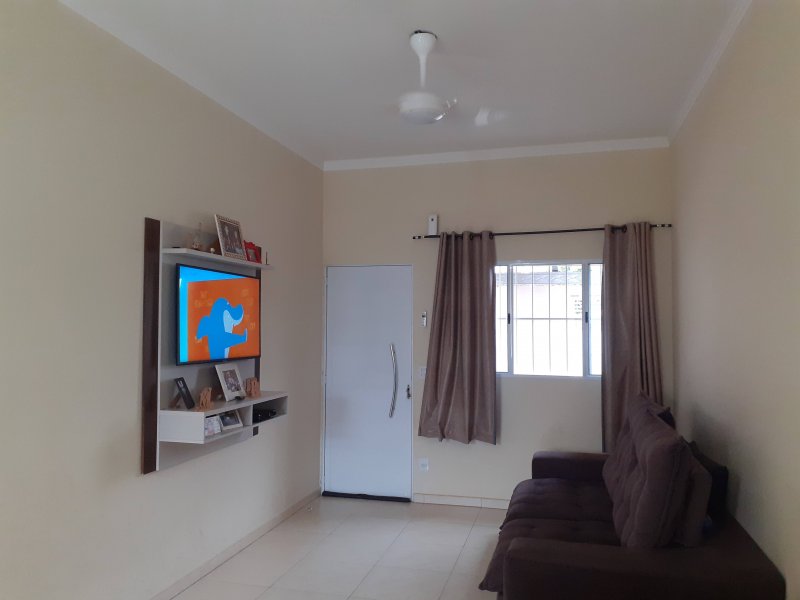 Casa à venda Jardim das Estacoes (Vila Xavier) com 55m² e 2 quartos por R$ 250.000 - 162829063-20201029-153618.jpg