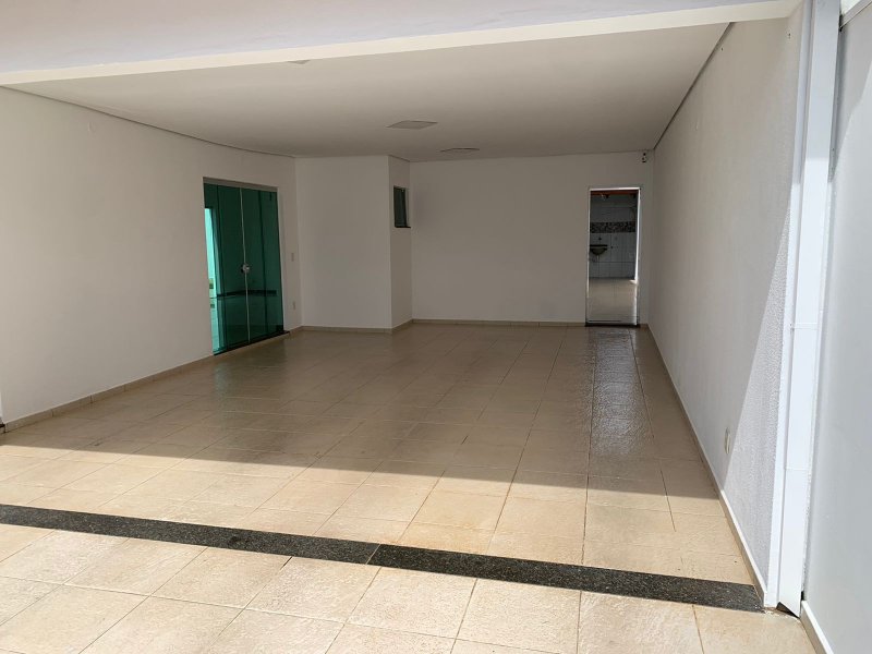 Casa à venda Centro com 220m² e 3 quartos por R$ 730.000 - 1420039406-entradafaragem.jpeg