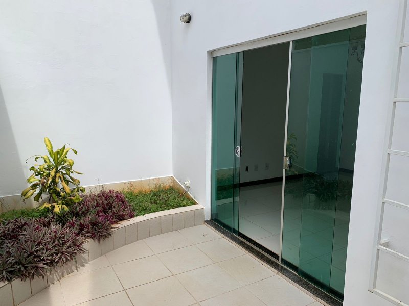 Casa à venda Centro com 220m² e 3 quartos por R$ 730.000 - 1759956048-jdinverno1.jpeg
