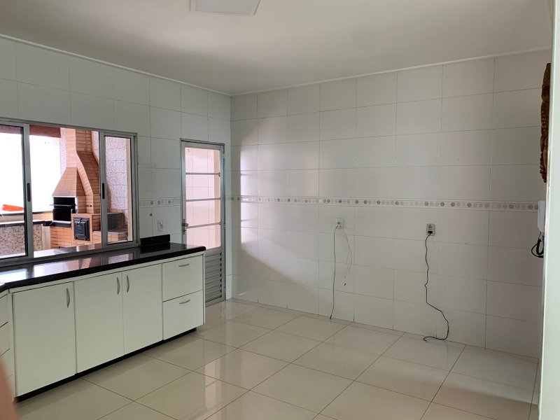 Casa à venda Centro com 220m² e 3 quartos por R$ 730.000 - 1824696538-cozinha-visao-int.jpeg