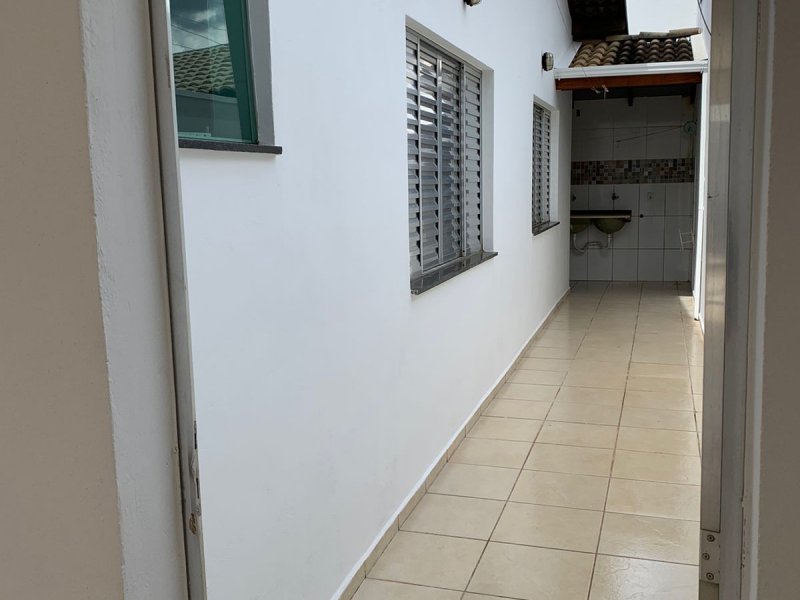 Casa à venda Centro com 220m² e 3 quartos por R$ 730.000 - 402457860-corredorlateral.jpeg