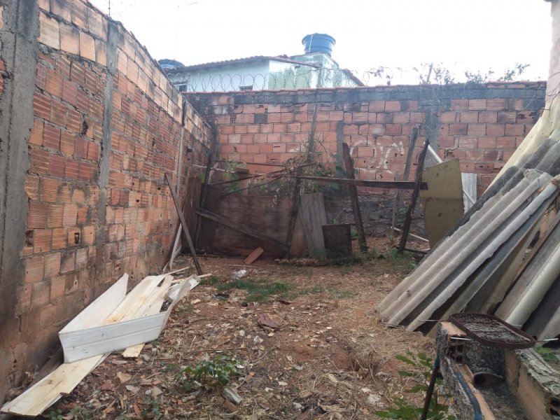 Terreno à venda Londrina (São Benedito) com 375m² e 1 quarto por R$ 250 - 1204049816-img-20220323-wa0083.jpg