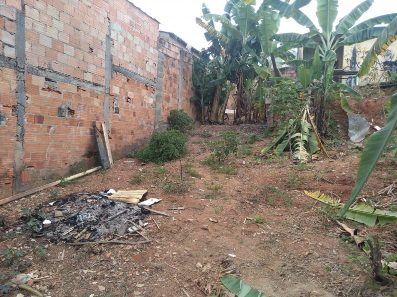 Terreno à venda Londrina (São Benedito) com 375m² e 1 quarto por R$ 250 - 1509402655-img-20220323-wa0076.jpg