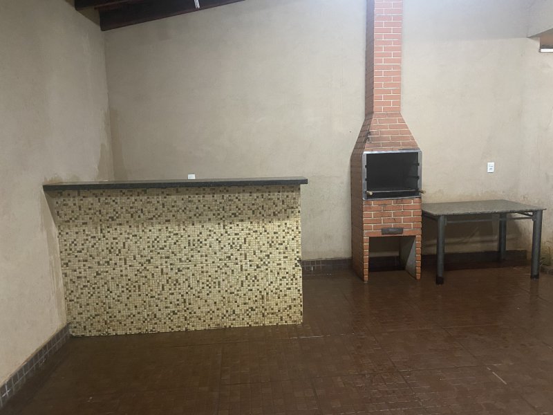 Casa à venda Parque das Oliveiras com 100m² e 3 quartos por R$ 270.000 - 2026266060-1d827045-8299-4136-9b43-e7fc0110768e.jpeg