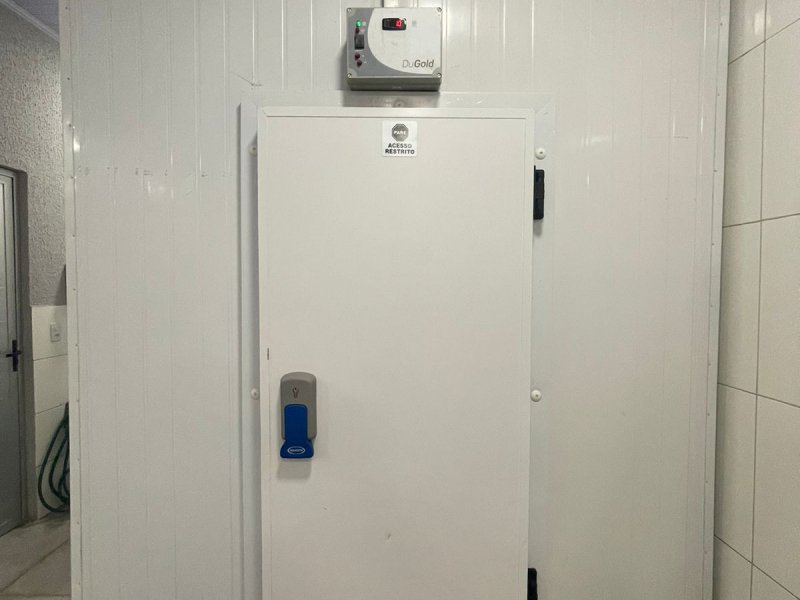 Comercial à venda Centro com 200m² e 1 quarto por R$ 320.000 - 1399171025-whatsapp-image-2022-03-29-at-07.jpeg