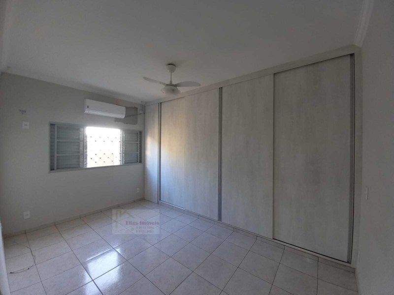Casa à venda Jardim Yolanda com 245m² e 3 quartos por R$ 570.000 - 1178889262-38.jpg