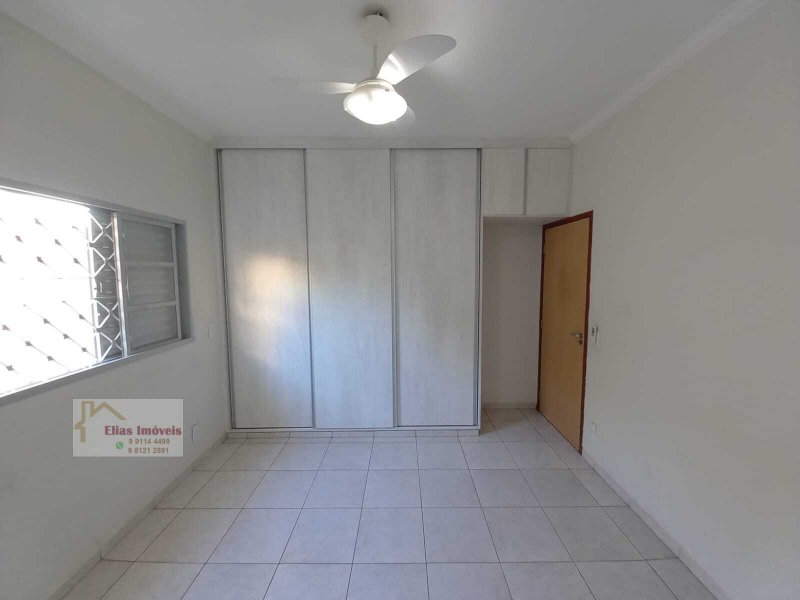 Casa à venda Jardim Yolanda com 245m² e 3 quartos por R$ 570.000 - 1688295240-30.jpg