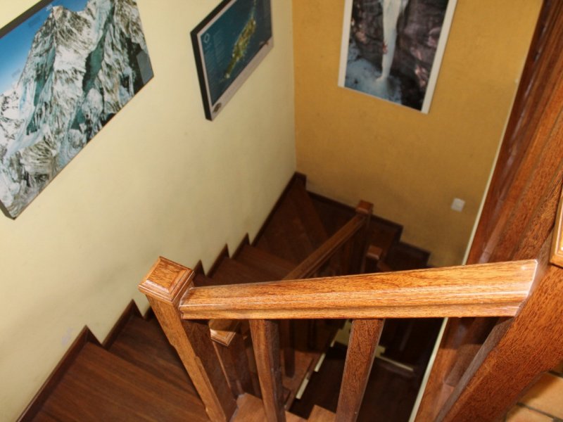 Casa à venda Santa Felicidade com 144m² e 3 quartos por R$ 1.090.000 - 1782791454-escada.jpg