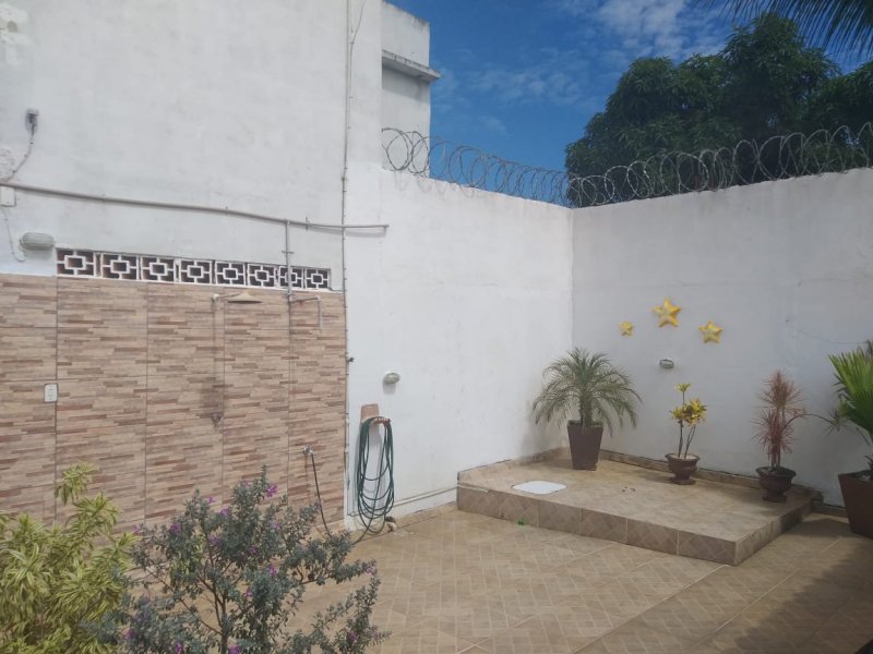 Casa à venda Guaratiba com 225m² e 5 quartos por R$ 165.000 - 1251481676-area-externa-2.jpg